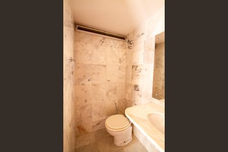 Apartamento para alugar com 388m², 5 quartos e 2 vagas Apartamento para alugar com 388m², 5 quartos e 2 vagasLavabo
