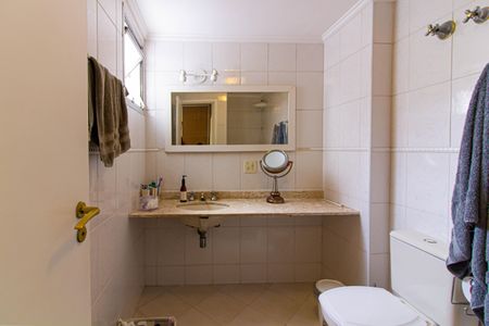 Apartamento à venda com 104m², 3 quartos e 2 vagas Apartamento à venda com 104m², 3 quartos e 2 vagasBanheiro da Suíte