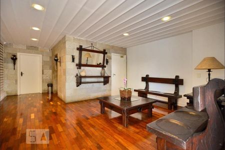 Apartamento à venda com 104m², 3 quartos e 2 vagas Apartamento à venda com 104m², 3 quartos e 2 vagasHall social