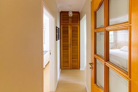 Apartamento à venda com 104m², 3 quartos e 2 vagas Apartamento à venda com 104m², 3 quartos e 2 vagasCorredor