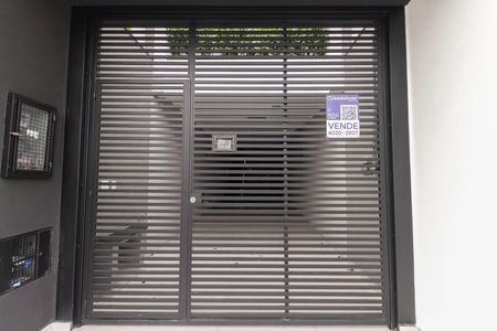 Casa à venda com 168m², 3 quartos e 1 vaga Casa à venda com 168m², 3 quartos e 1 vagaFachada