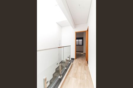 Casa à venda com 168m², 3 quartos e 1 vaga Casa à venda com 168m², 3 quartos e 1 vagaCorredor