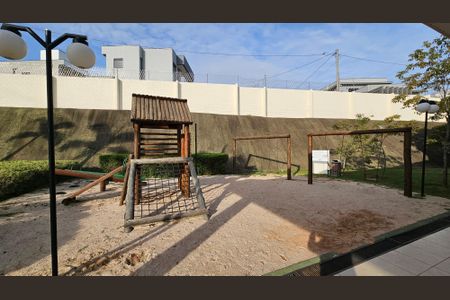 Casa de condomínio à venda com 184m², 4 quartos e 2 vagas Casa de condomínio à venda com 184m², 4 quartos e 2 vagasÁrea comum - Playground