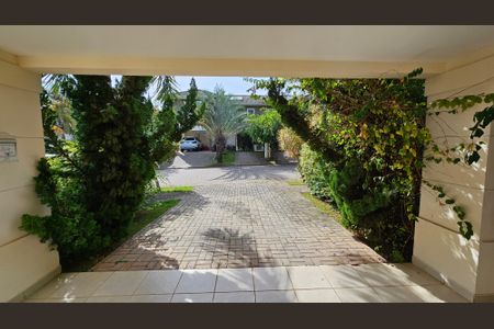 Casa de condomínio à venda com 184m², 4 quartos e 2 vagas Casa de condomínio à venda com 184m², 4 quartos e 2 vagasGaragem