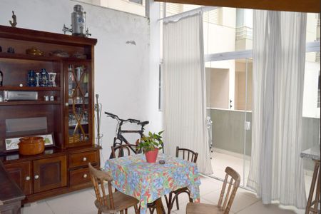 Casa para alugar com 100m², 2 quartos e 1 vagaQuintal