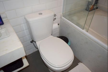 Casa para alugar com 100m², 2 quartos e 1 vagaBanheiro da Suíte