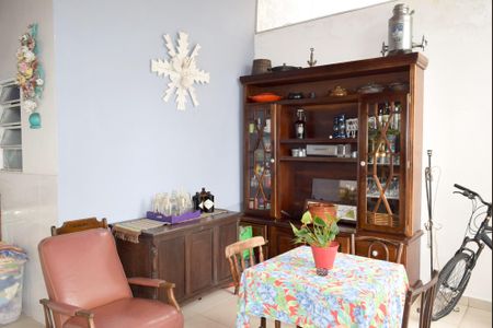 Casa para alugar com 100m², 2 quartos e 1 vagaQuintal