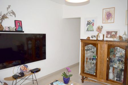 Casa para alugar com 100m², 2 quartos e 1 vagaSala