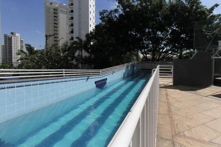 Apartamento à venda com 380m², 4 quartos e 6 vagasÁrea comum - Piscina