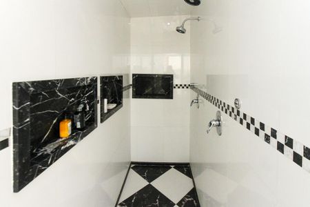 Apartamento à venda com 380m², 4 quartos e 6 vagasBanheiro da Suite 04