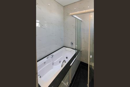 Apartamento à venda com 380m², 4 quartos e 6 vagasBanheiro da Suite