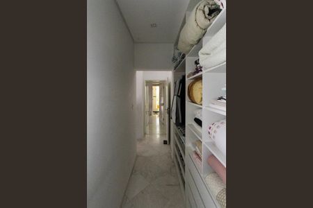 Apartamento à venda com 380m², 4 quartos e 6 vagasCloset da suite 03