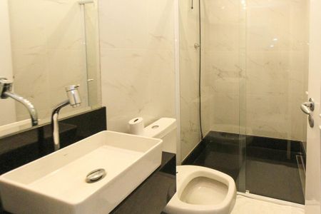 Apartamento à venda com 380m², 4 quartos e 6 vagasBanheiro da Suite 02