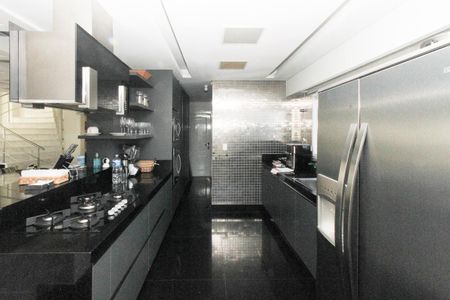 Apartamento à venda com 380m², 4 quartos e 6 vagasCozinha
