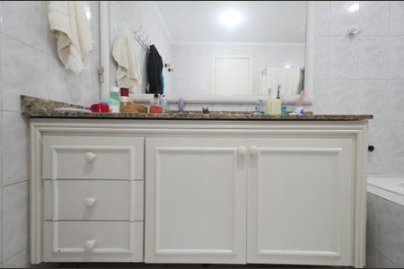 Apartamento à venda com 130m², 3 quartos e 4 vagas Apartamento à venda com 130m², 3 quartos e 4 vagasBanheiro 2