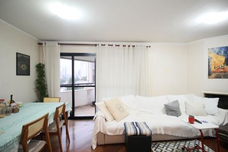 Apartamento à venda com 130m², 3 quartos e 4 vagas Apartamento à venda com 130m², 3 quartos e 4 vagasSala