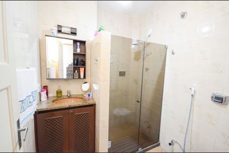 Apartamento à venda com 75m², 2 quartos e 1 vaga Apartamento à venda com 75m², 2 quartos e 1 vagaBanheiro
