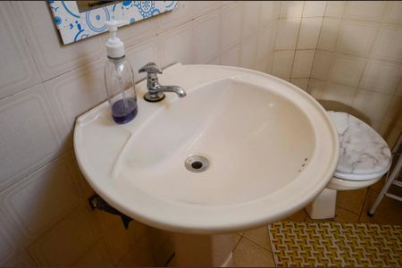 Apartamento à venda com 75m², 2 quartos e 1 vaga Apartamento à venda com 75m², 2 quartos e 1 vagaBanheiro de Serviço