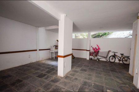 Apartamento à venda com 75m², 2 quartos e 1 vaga Apartamento à venda com 75m², 2 quartos e 1 vagaÁrea comum - Salão de festas