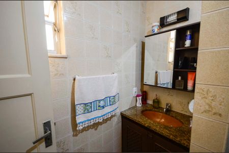 Apartamento à venda com 75m², 2 quartos e 1 vaga Apartamento à venda com 75m², 2 quartos e 1 vagaBanheiro