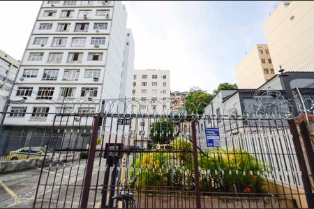 Apartamento à venda com 75m², 2 quartos e 1 vaga Apartamento à venda com 75m², 2 quartos e 1 vagaFachada