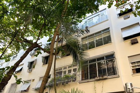 Apartamento à venda com 155m², 4 quartos e 1 vaga Apartamento à venda com 155m², 4 quartos e 1 vagaFachada