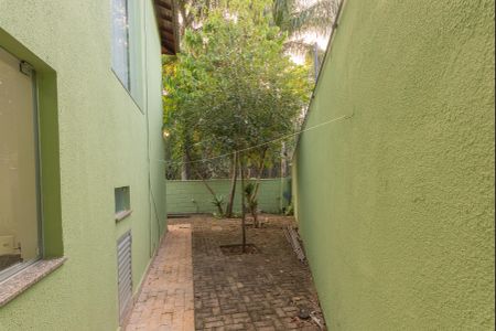 Casa à venda com 259m², 3 quartos e 4 vagasQuintal