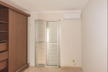Casa à venda com 259m², 3 quartos e 4 vagasQuarto 2
