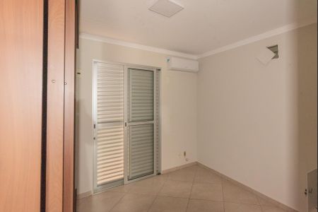 Casa à venda com 259m², 3 quartos e 4 vagasQuarto 2
