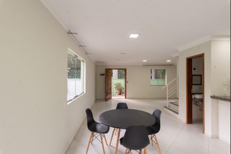 Casa à venda com 259m², 3 quartos e 4 vagasSala