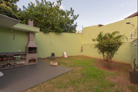 Casa à venda com 259m², 3 quartos e 4 vagasQuintal