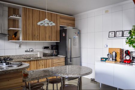 Casa de condomínio à venda com 230m², 3 quartos e 2 vagas Casa de condomínio à venda com 230m², 3 quartos e 2 vagasCozinha