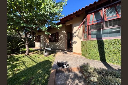 Casa à venda com 159m², 3 quartos e 2 vagas Casa à venda com 159m², 3 quartos e 2 vagasÁrea Externa