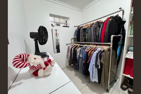 Casa à venda com 159m², 3 quartos e 2 vagas Casa à venda com 159m², 3 quartos e 2 vagasCloset