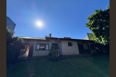 Casa à venda com 159m², 3 quartos e 2 vagas Casa à venda com 159m², 3 quartos e 2 vagasÁrea Externa