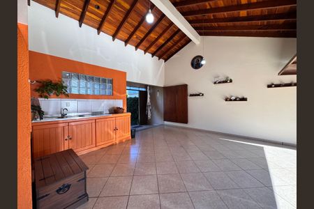 Casa à venda com 159m², 3 quartos e 2 vagas Casa à venda com 159m², 3 quartos e 2 vagasÁrea Externa
