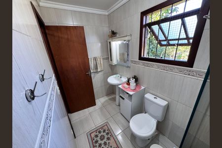 Casa à venda com 159m², 3 quartos e 2 vagas Casa à venda com 159m², 3 quartos e 2 vagasBanheiro
