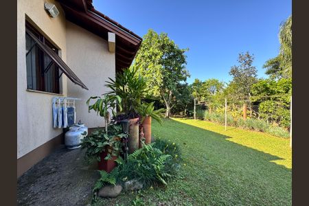 Casa à venda com 159m², 3 quartos e 2 vagas Casa à venda com 159m², 3 quartos e 2 vagasÁrea Externa