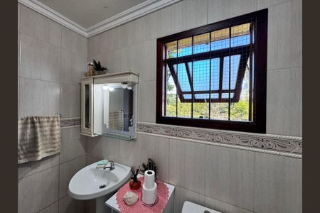 Casa à venda com 159m², 3 quartos e 2 vagas Casa à venda com 159m², 3 quartos e 2 vagasBanheiro