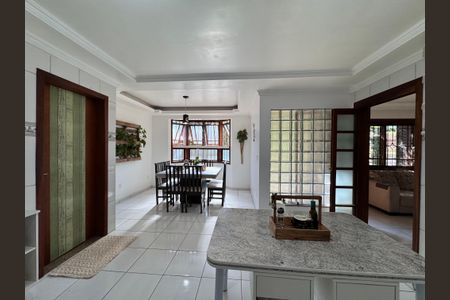 Casa à venda com 159m², 3 quartos e 2 vagas Casa à venda com 159m², 3 quartos e 2 vagasCozinha