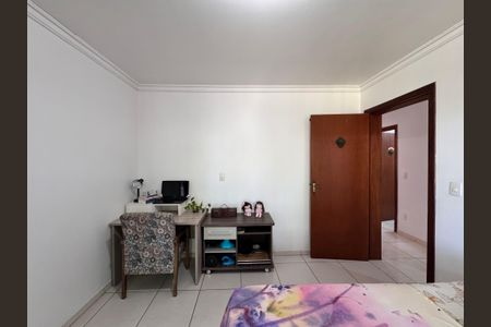 Casa à venda com 159m², 3 quartos e 2 vagas Casa à venda com 159m², 3 quartos e 2 vagasQuarto
