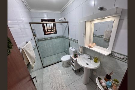 Casa à venda com 159m², 3 quartos e 2 vagas Casa à venda com 159m², 3 quartos e 2 vagasBanheiro
