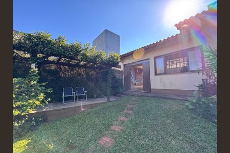 Casa à venda com 159m², 3 quartos e 2 vagas Casa à venda com 159m², 3 quartos e 2 vagasÁrea Externa