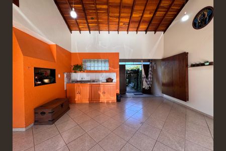 Casa à venda com 159m², 3 quartos e 2 vagas Casa à venda com 159m², 3 quartos e 2 vagasÁrea Externa