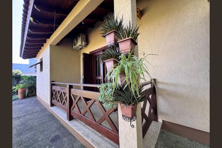 Casa à venda com 159m², 3 quartos e 2 vagas Casa à venda com 159m², 3 quartos e 2 vagasÁrea Externa