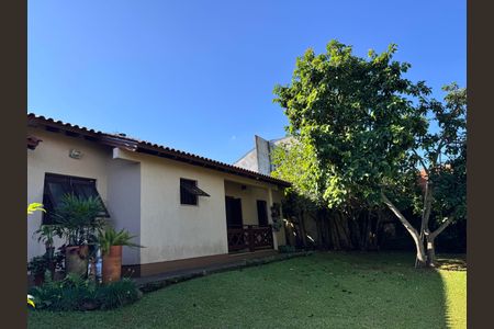 Casa à venda com 159m², 3 quartos e 2 vagas Casa à venda com 159m², 3 quartos e 2 vagasÁrea Externa