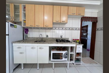 Casa à venda com 159m², 3 quartos e 2 vagas Casa à venda com 159m², 3 quartos e 2 vagasCozinha