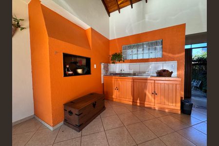 Casa à venda com 159m², 3 quartos e 2 vagas Casa à venda com 159m², 3 quartos e 2 vagasÁrea Externa