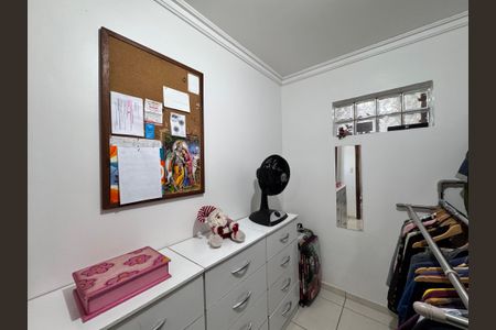 Casa à venda com 159m², 3 quartos e 2 vagas Casa à venda com 159m², 3 quartos e 2 vagasCloset