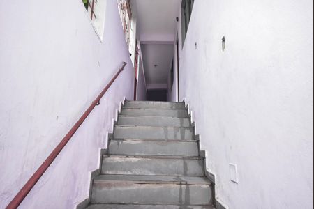 Casa para alugar com 150m², 3 quartos e 2 vagasEscada